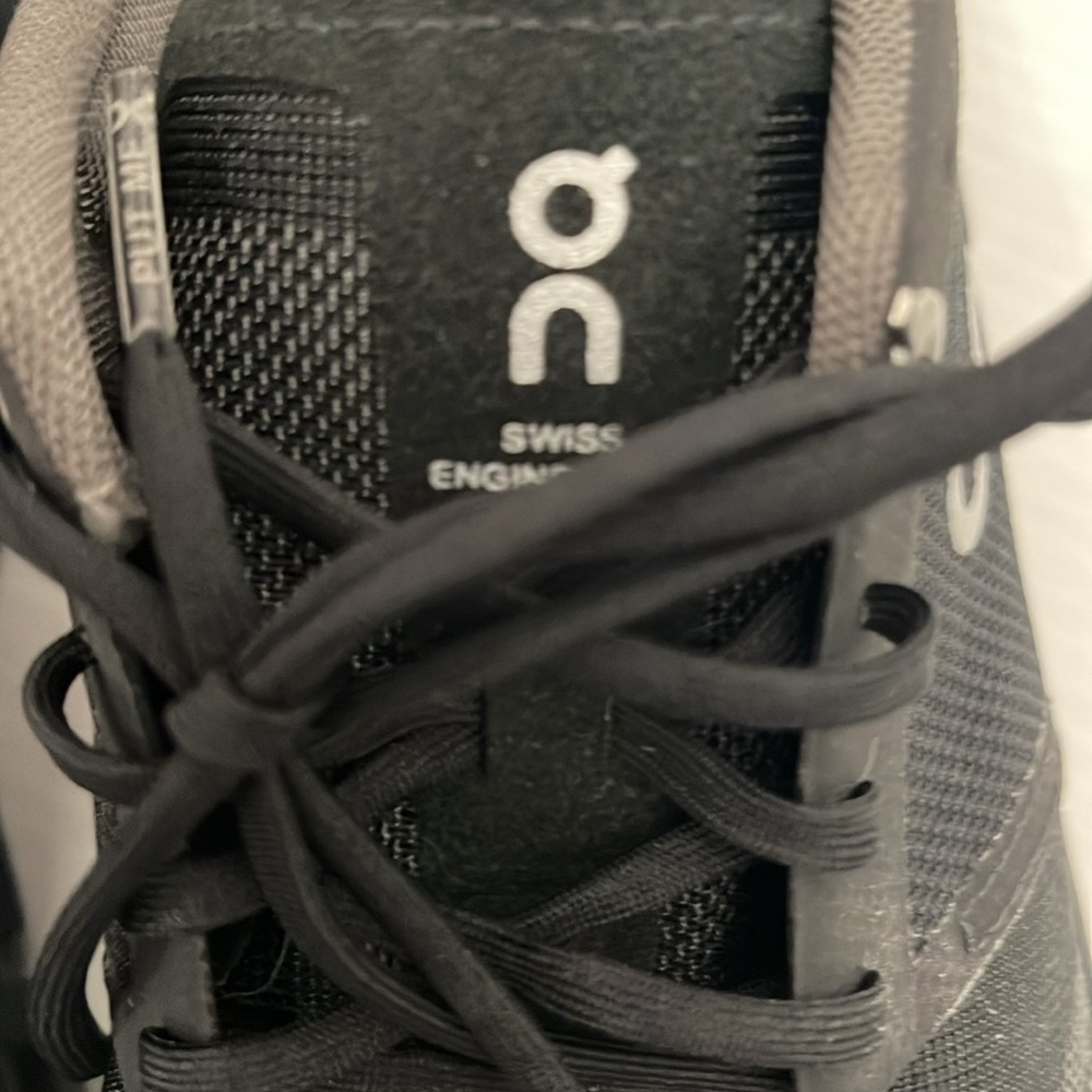 On Running Black/Gray Cloud Sneakers - Picture 5 of 8